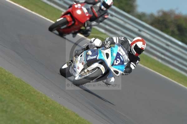 Motorcycle action photographs;Trackday digital images;event digital images;eventdigitalimages;no limits trackday;peter wileman photography;snetterton;snetterton circuit norfolk;snetterton photographs;trackday;trackday photos