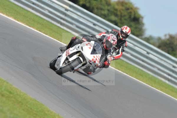 Motorcycle action photographs;Trackday digital images;event digital images;eventdigitalimages;no limits trackday;peter wileman photography;snetterton;snetterton circuit norfolk;snetterton photographs;trackday;trackday photos