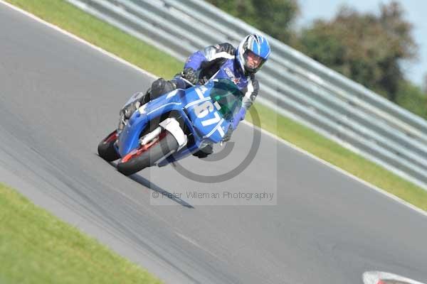 Motorcycle action photographs;Trackday digital images;event digital images;eventdigitalimages;no limits trackday;peter wileman photography;snetterton;snetterton circuit norfolk;snetterton photographs;trackday;trackday photos