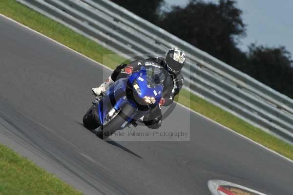 Motorcycle action photographs;Trackday digital images;event digital images;eventdigitalimages;no limits trackday;peter wileman photography;snetterton;snetterton circuit norfolk;snetterton photographs;trackday;trackday photos