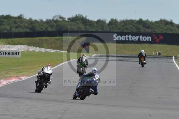Motorcycle action photographs;Trackday digital images;event digital images;eventdigitalimages;no limits trackday;peter wileman photography;snetterton;snetterton circuit norfolk;snetterton photographs;trackday;trackday photos