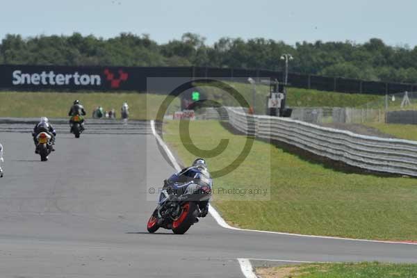 Motorcycle action photographs;Trackday digital images;event digital images;eventdigitalimages;no limits trackday;peter wileman photography;snetterton;snetterton circuit norfolk;snetterton photographs;trackday;trackday photos