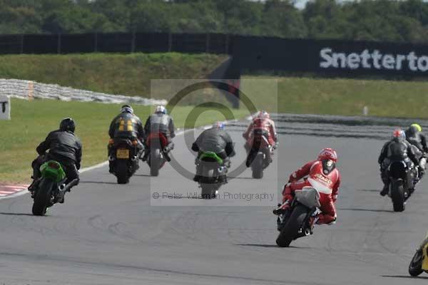 Motorcycle action photographs;Trackday digital images;event digital images;eventdigitalimages;no limits trackday;peter wileman photography;snetterton;snetterton circuit norfolk;snetterton photographs;trackday;trackday photos