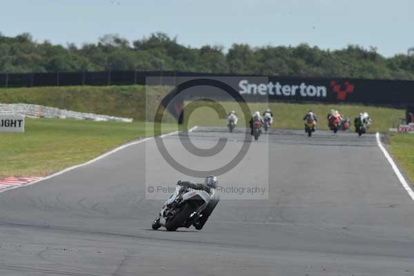 Motorcycle action photographs;Trackday digital images;event digital images;eventdigitalimages;no limits trackday;peter wileman photography;snetterton;snetterton circuit norfolk;snetterton photographs;trackday;trackday photos