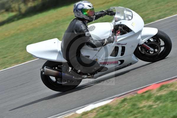 Motorcycle action photographs;Trackday digital images;event digital images;eventdigitalimages;no limits trackday;peter wileman photography;snetterton;snetterton circuit norfolk;snetterton photographs;trackday;trackday photos