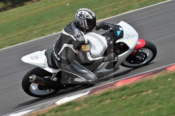 Motorcycle action photographs;Trackday digital images;event digital images;eventdigitalimages;no limits trackday;peter wileman photography;snetterton;snetterton circuit norfolk;snetterton photographs;trackday;trackday photos