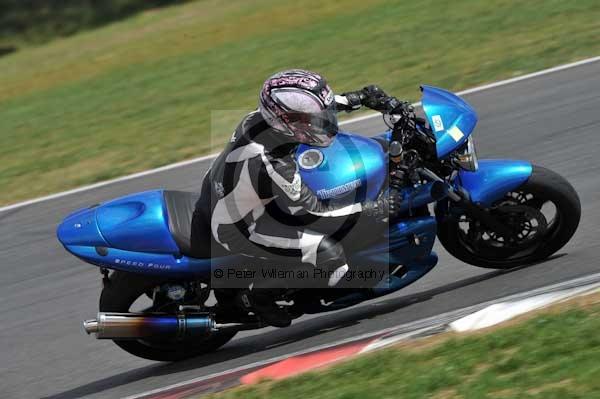 Motorcycle action photographs;Trackday digital images;event digital images;eventdigitalimages;no limits trackday;peter wileman photography;snetterton;snetterton circuit norfolk;snetterton photographs;trackday;trackday photos