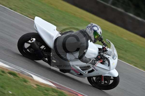 Motorcycle action photographs;Trackday digital images;event digital images;eventdigitalimages;no limits trackday;peter wileman photography;snetterton;snetterton circuit norfolk;snetterton photographs;trackday;trackday photos
