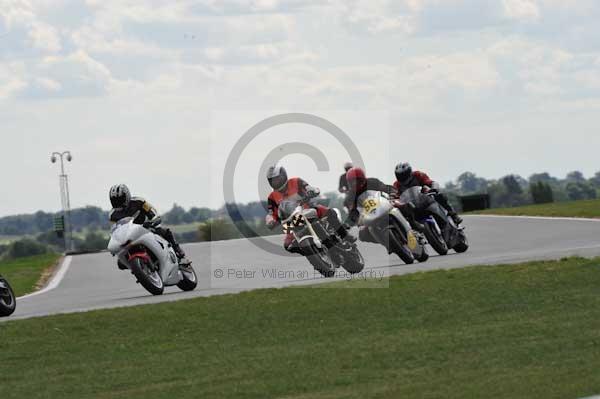 Motorcycle action photographs;Trackday digital images;event digital images;eventdigitalimages;no limits trackday;peter wileman photography;snetterton;snetterton circuit norfolk;snetterton photographs;trackday;trackday photos