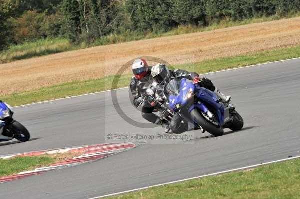 Motorcycle action photographs;Trackday digital images;event digital images;eventdigitalimages;no limits trackday;peter wileman photography;snetterton;snetterton circuit norfolk;snetterton photographs;trackday;trackday photos