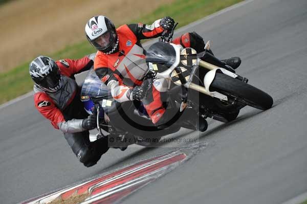 Motorcycle action photographs;Trackday digital images;event digital images;eventdigitalimages;no limits trackday;peter wileman photography;snetterton;snetterton circuit norfolk;snetterton photographs;trackday;trackday photos