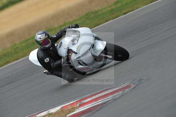 Motorcycle action photographs;Trackday digital images;event digital images;eventdigitalimages;no limits trackday;peter wileman photography;snetterton;snetterton circuit norfolk;snetterton photographs;trackday;trackday photos