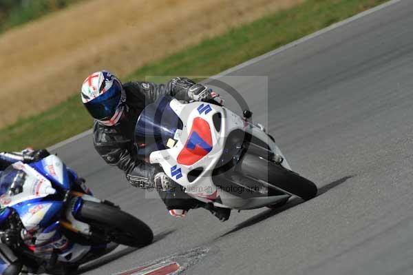 Motorcycle action photographs;Trackday digital images;event digital images;eventdigitalimages;no limits trackday;peter wileman photography;snetterton;snetterton circuit norfolk;snetterton photographs;trackday;trackday photos