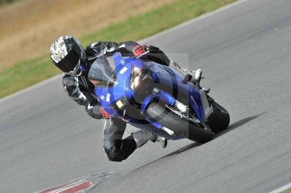 Motorcycle action photographs;Trackday digital images;event digital images;eventdigitalimages;no limits trackday;peter wileman photography;snetterton;snetterton circuit norfolk;snetterton photographs;trackday;trackday photos