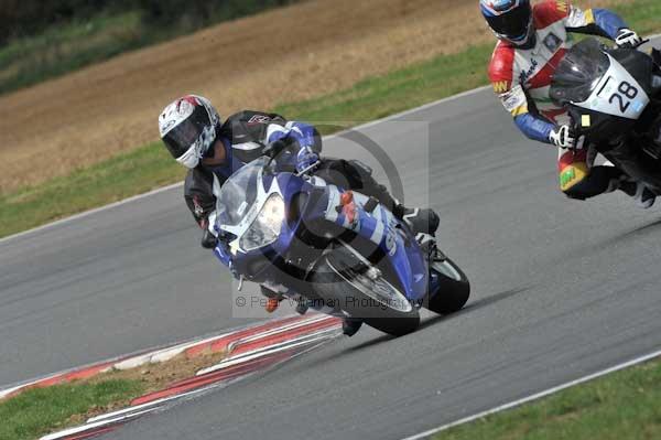 Motorcycle action photographs;Trackday digital images;event digital images;eventdigitalimages;no limits trackday;peter wileman photography;snetterton;snetterton circuit norfolk;snetterton photographs;trackday;trackday photos