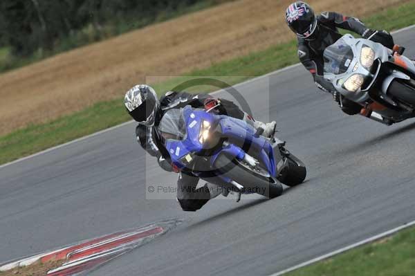 Motorcycle action photographs;Trackday digital images;event digital images;eventdigitalimages;no limits trackday;peter wileman photography;snetterton;snetterton circuit norfolk;snetterton photographs;trackday;trackday photos