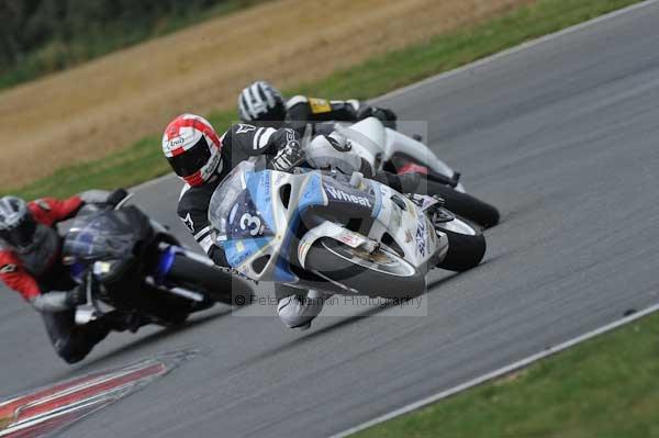 Motorcycle action photographs;Trackday digital images;event digital images;eventdigitalimages;no limits trackday;peter wileman photography;snetterton;snetterton circuit norfolk;snetterton photographs;trackday;trackday photos