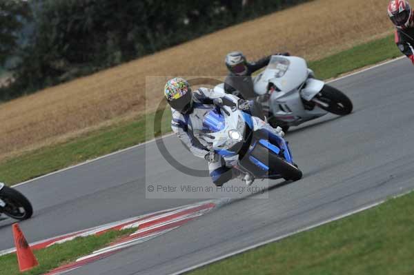 Motorcycle action photographs;Trackday digital images;event digital images;eventdigitalimages;no limits trackday;peter wileman photography;snetterton;snetterton circuit norfolk;snetterton photographs;trackday;trackday photos