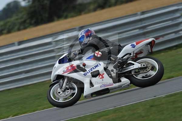 Motorcycle action photographs;Trackday digital images;event digital images;eventdigitalimages;no limits trackday;peter wileman photography;snetterton;snetterton circuit norfolk;snetterton photographs;trackday;trackday photos