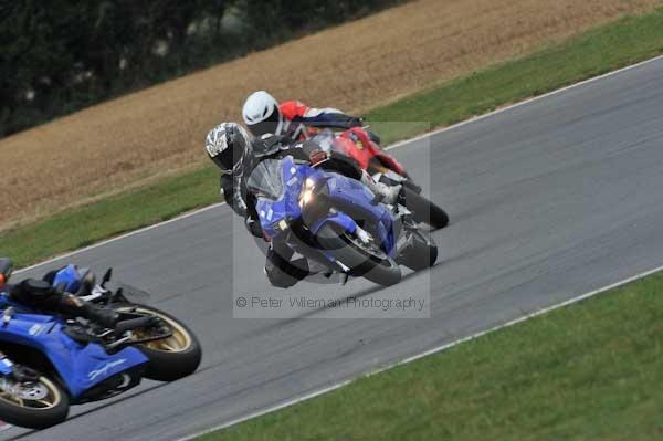 Motorcycle action photographs;Trackday digital images;event digital images;eventdigitalimages;no limits trackday;peter wileman photography;snetterton;snetterton circuit norfolk;snetterton photographs;trackday;trackday photos
