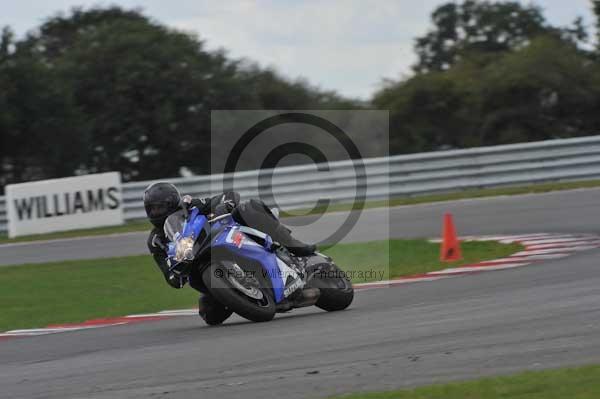Motorcycle action photographs;Trackday digital images;event digital images;eventdigitalimages;no limits trackday;peter wileman photography;snetterton;snetterton circuit norfolk;snetterton photographs;trackday;trackday photos