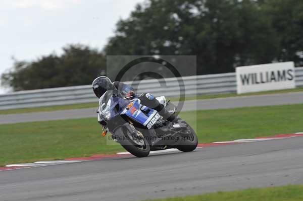 Motorcycle action photographs;Trackday digital images;event digital images;eventdigitalimages;no limits trackday;peter wileman photography;snetterton;snetterton circuit norfolk;snetterton photographs;trackday;trackday photos