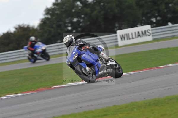 Motorcycle action photographs;Trackday digital images;event digital images;eventdigitalimages;no limits trackday;peter wileman photography;snetterton;snetterton circuit norfolk;snetterton photographs;trackday;trackday photos