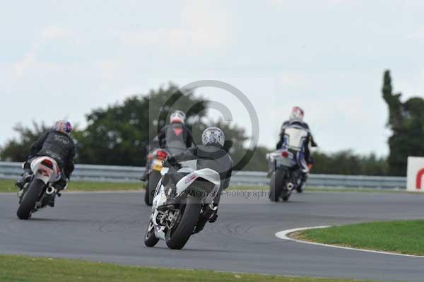 Motorcycle action photographs;Trackday digital images;event digital images;eventdigitalimages;no limits trackday;peter wileman photography;snetterton;snetterton circuit norfolk;snetterton photographs;trackday;trackday photos