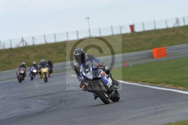 Motorcycle action photographs;Trackday digital images;event digital images;eventdigitalimages;no limits trackday;peter wileman photography;snetterton;snetterton circuit norfolk;snetterton photographs;trackday;trackday photos