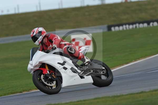 Motorcycle action photographs;Trackday digital images;event digital images;eventdigitalimages;no limits trackday;peter wileman photography;snetterton;snetterton circuit norfolk;snetterton photographs;trackday;trackday photos