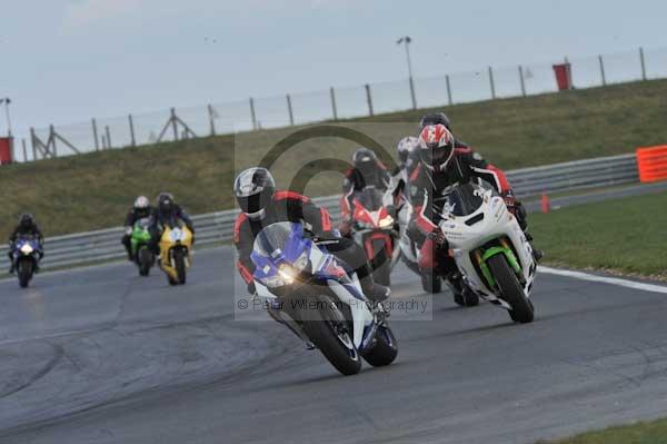 Motorcycle action photographs;Trackday digital images;event digital images;eventdigitalimages;no limits trackday;peter wileman photography;snetterton;snetterton circuit norfolk;snetterton photographs;trackday;trackday photos