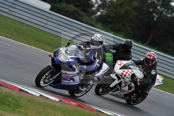 Motorcycle action photographs;Trackday digital images;event digital images;eventdigitalimages;no limits trackday;peter wileman photography;snetterton;snetterton circuit norfolk;snetterton photographs;trackday;trackday photos