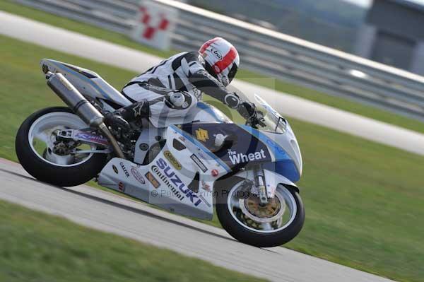 Motorcycle action photographs;Trackday digital images;event digital images;eventdigitalimages;no limits trackday;peter wileman photography;snetterton;snetterton circuit norfolk;snetterton photographs;trackday;trackday photos