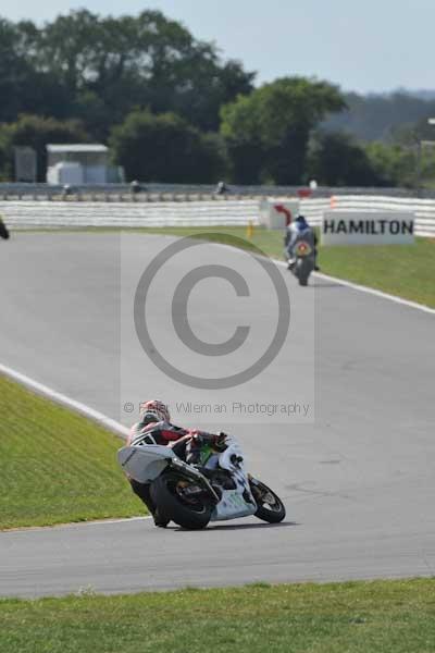 Motorcycle action photographs;Trackday digital images;event digital images;eventdigitalimages;no limits trackday;peter wileman photography;snetterton;snetterton circuit norfolk;snetterton photographs;trackday;trackday photos