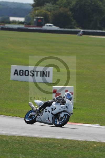 Motorcycle action photographs;Trackday digital images;event digital images;eventdigitalimages;no limits trackday;peter wileman photography;snetterton;snetterton circuit norfolk;snetterton photographs;trackday;trackday photos