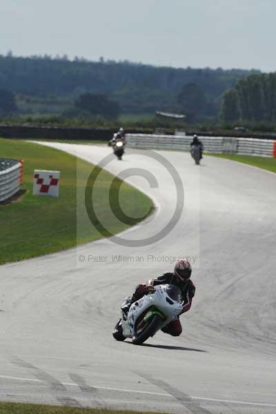 Motorcycle action photographs;Trackday digital images;event digital images;eventdigitalimages;no limits trackday;peter wileman photography;snetterton;snetterton circuit norfolk;snetterton photographs;trackday;trackday photos
