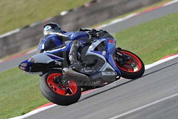 Motorcycle action photographs;Trackday digital images;event digital images;eventdigitalimages;no limits trackday;peter wileman photography;snetterton;snetterton circuit norfolk;snetterton photographs;trackday;trackday photos