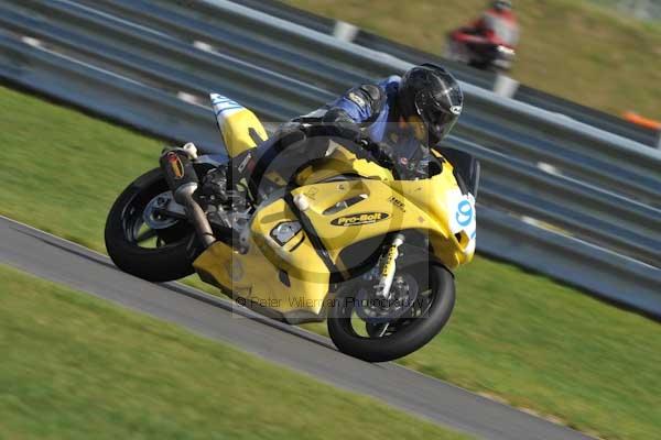 Motorcycle action photographs;Trackday digital images;event digital images;eventdigitalimages;no limits trackday;peter wileman photography;snetterton;snetterton circuit norfolk;snetterton photographs;trackday;trackday photos