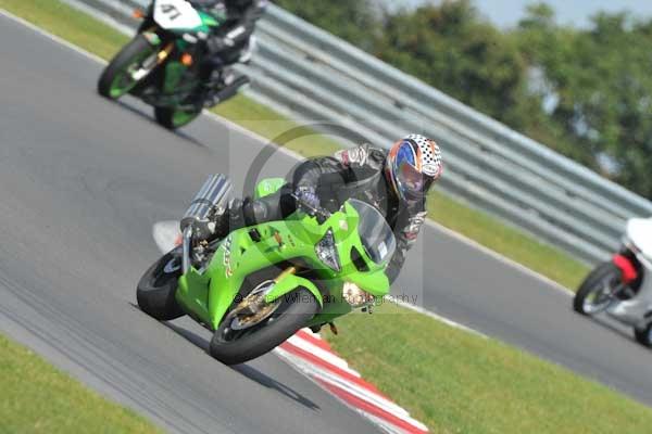 Motorcycle action photographs;Trackday digital images;event digital images;eventdigitalimages;no limits trackday;peter wileman photography;snetterton;snetterton circuit norfolk;snetterton photographs;trackday;trackday photos
