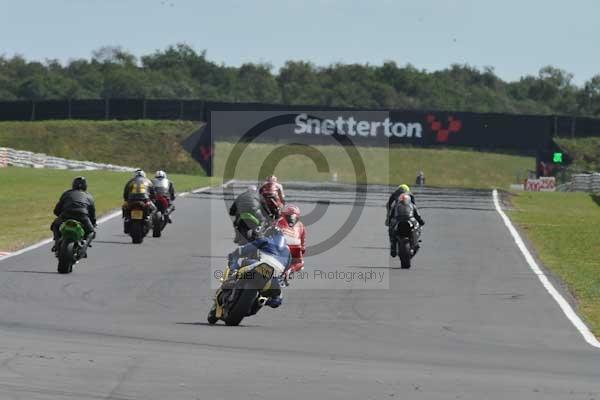 Motorcycle action photographs;Trackday digital images;event digital images;eventdigitalimages;no limits trackday;peter wileman photography;snetterton;snetterton circuit norfolk;snetterton photographs;trackday;trackday photos