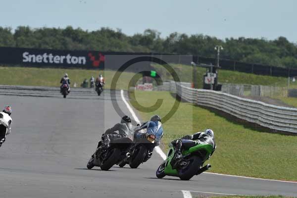 Motorcycle action photographs;Trackday digital images;event digital images;eventdigitalimages;no limits trackday;peter wileman photography;snetterton;snetterton circuit norfolk;snetterton photographs;trackday;trackday photos
