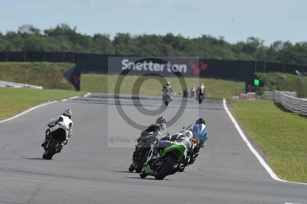 Motorcycle action photographs;Trackday digital images;event digital images;eventdigitalimages;no limits trackday;peter wileman photography;snetterton;snetterton circuit norfolk;snetterton photographs;trackday;trackday photos