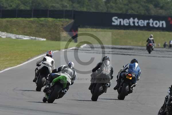 Motorcycle action photographs;Trackday digital images;event digital images;eventdigitalimages;no limits trackday;peter wileman photography;snetterton;snetterton circuit norfolk;snetterton photographs;trackday;trackday photos
