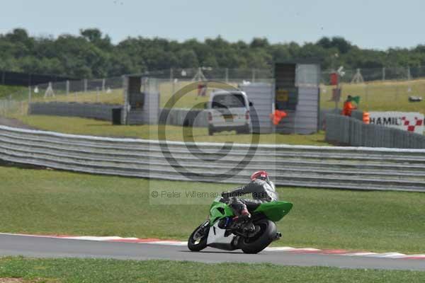 Motorcycle action photographs;Trackday digital images;event digital images;eventdigitalimages;no limits trackday;peter wileman photography;snetterton;snetterton circuit norfolk;snetterton photographs;trackday;trackday photos