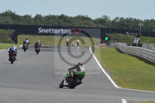 Motorcycle action photographs;Trackday digital images;event digital images;eventdigitalimages;no limits trackday;peter wileman photography;snetterton;snetterton circuit norfolk;snetterton photographs;trackday;trackday photos