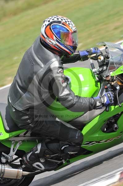 Motorcycle action photographs;Trackday digital images;event digital images;eventdigitalimages;no limits trackday;peter wileman photography;snetterton;snetterton circuit norfolk;snetterton photographs;trackday;trackday photos