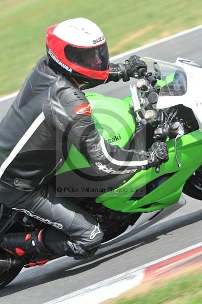 Motorcycle action photographs;Trackday digital images;event digital images;eventdigitalimages;no limits trackday;peter wileman photography;snetterton;snetterton circuit norfolk;snetterton photographs;trackday;trackday photos