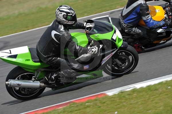 Motorcycle action photographs;Trackday digital images;event digital images;eventdigitalimages;no limits trackday;peter wileman photography;snetterton;snetterton circuit norfolk;snetterton photographs;trackday;trackday photos