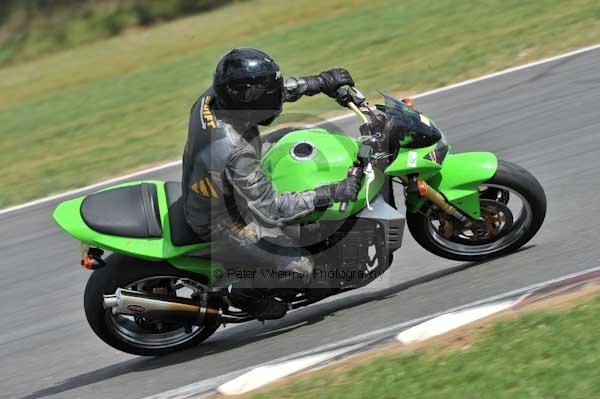 Motorcycle action photographs;Trackday digital images;event digital images;eventdigitalimages;no limits trackday;peter wileman photography;snetterton;snetterton circuit norfolk;snetterton photographs;trackday;trackday photos
