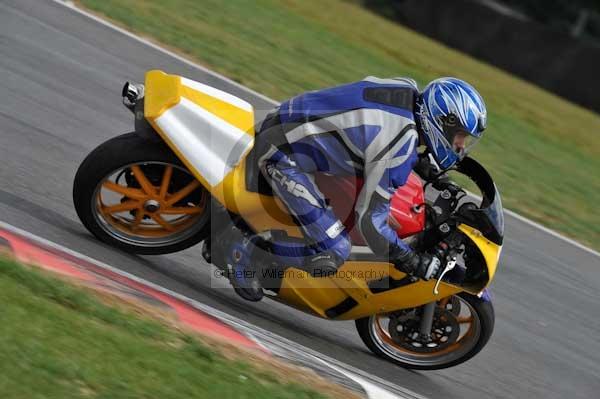 Motorcycle action photographs;Trackday digital images;event digital images;eventdigitalimages;no limits trackday;peter wileman photography;snetterton;snetterton circuit norfolk;snetterton photographs;trackday;trackday photos